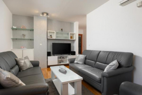 Rose Penthouse Apartment Split